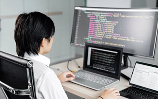 玉田 ,php声明和调用变量的符号是什么？